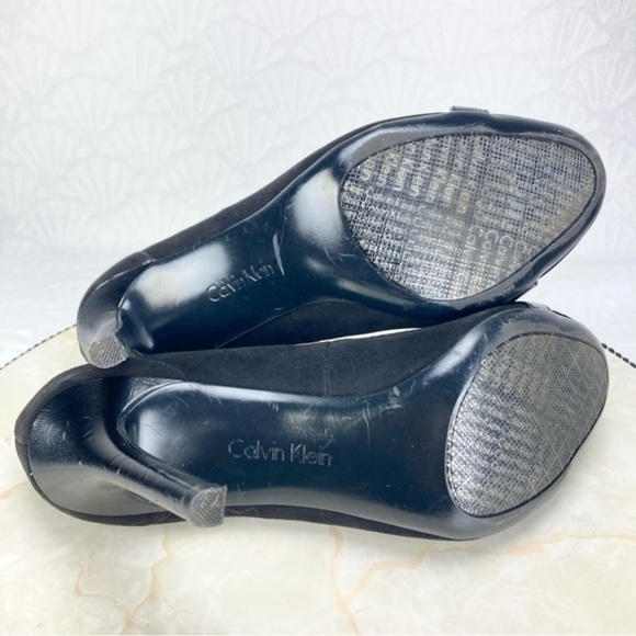 Calvin Klein Heels Womens Size 10 Black Suede Metal Buckle Elegant Career Shoes - Picture 9 of 10